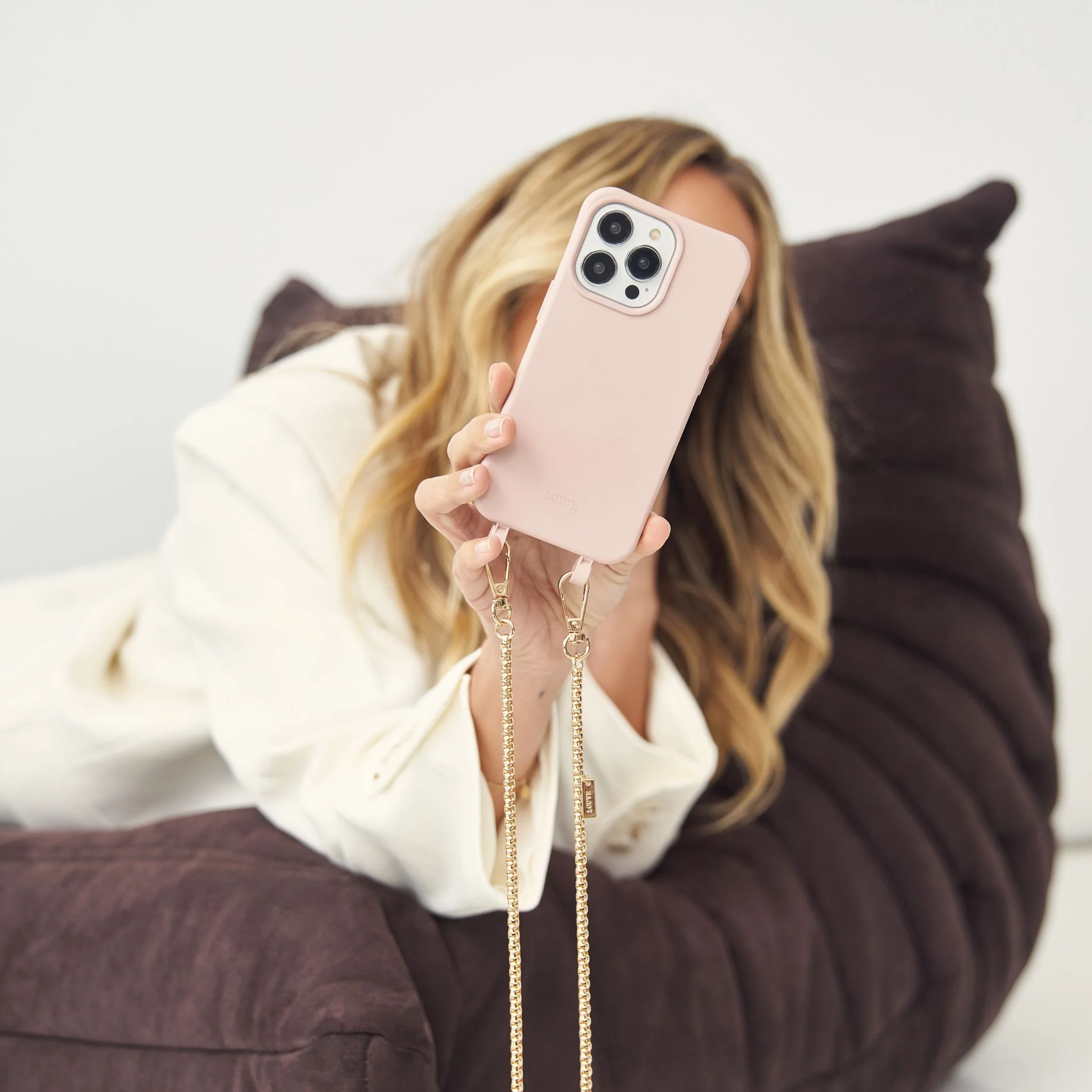 Gaia Gold-Plated Crossbody Phone Chain - Image 3