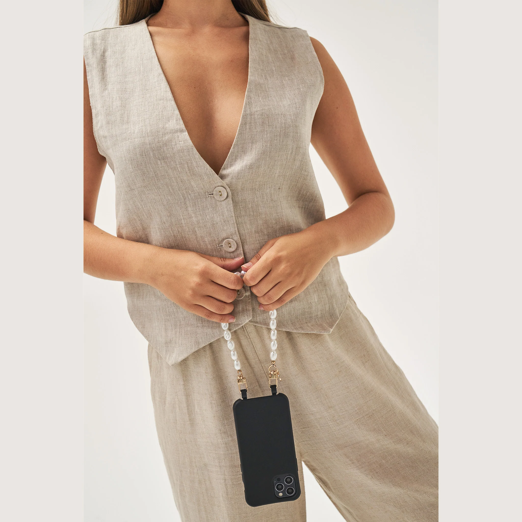 Black Phone Case + Pearl Wristlet  - Image 17