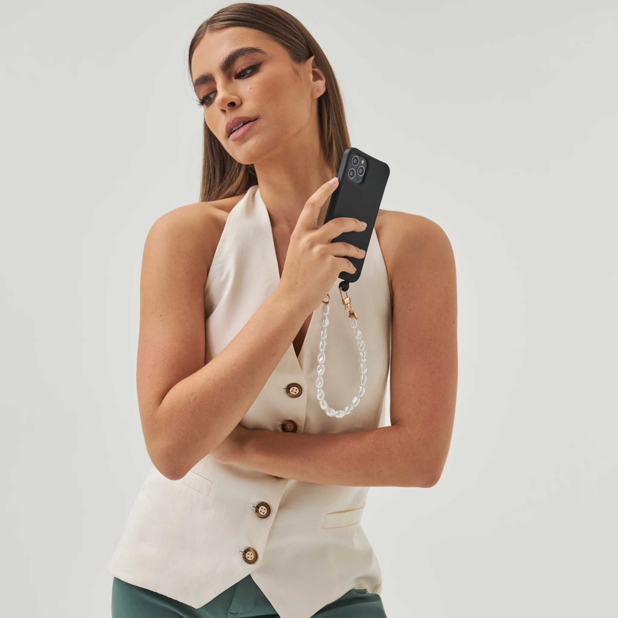 Black Phone Case + Pearl Wristlet  - Image 21