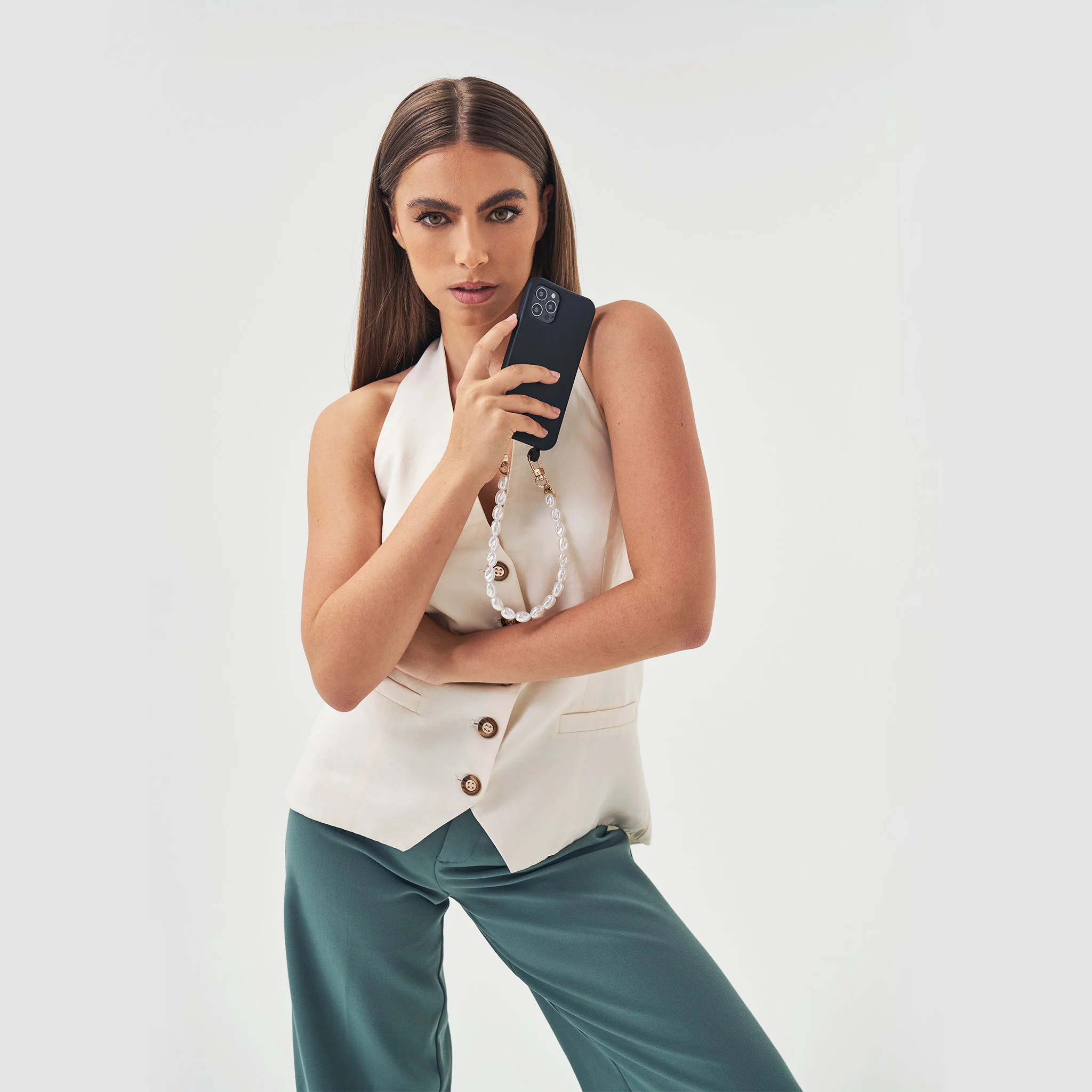 Black Phone Case + Pearl Wristlet  - Image 24