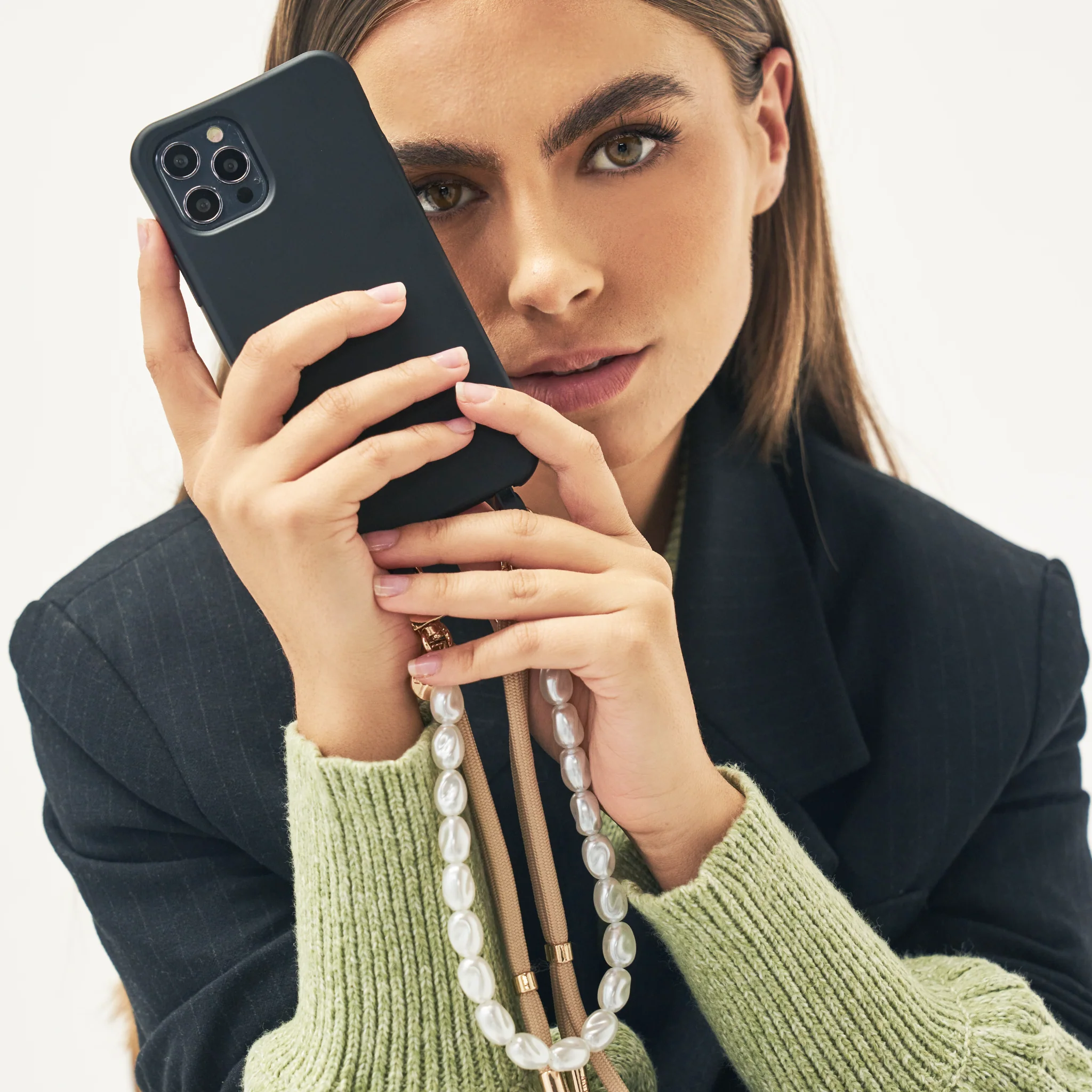 Black Phone Case + Pearl Wristlet  - Image 25