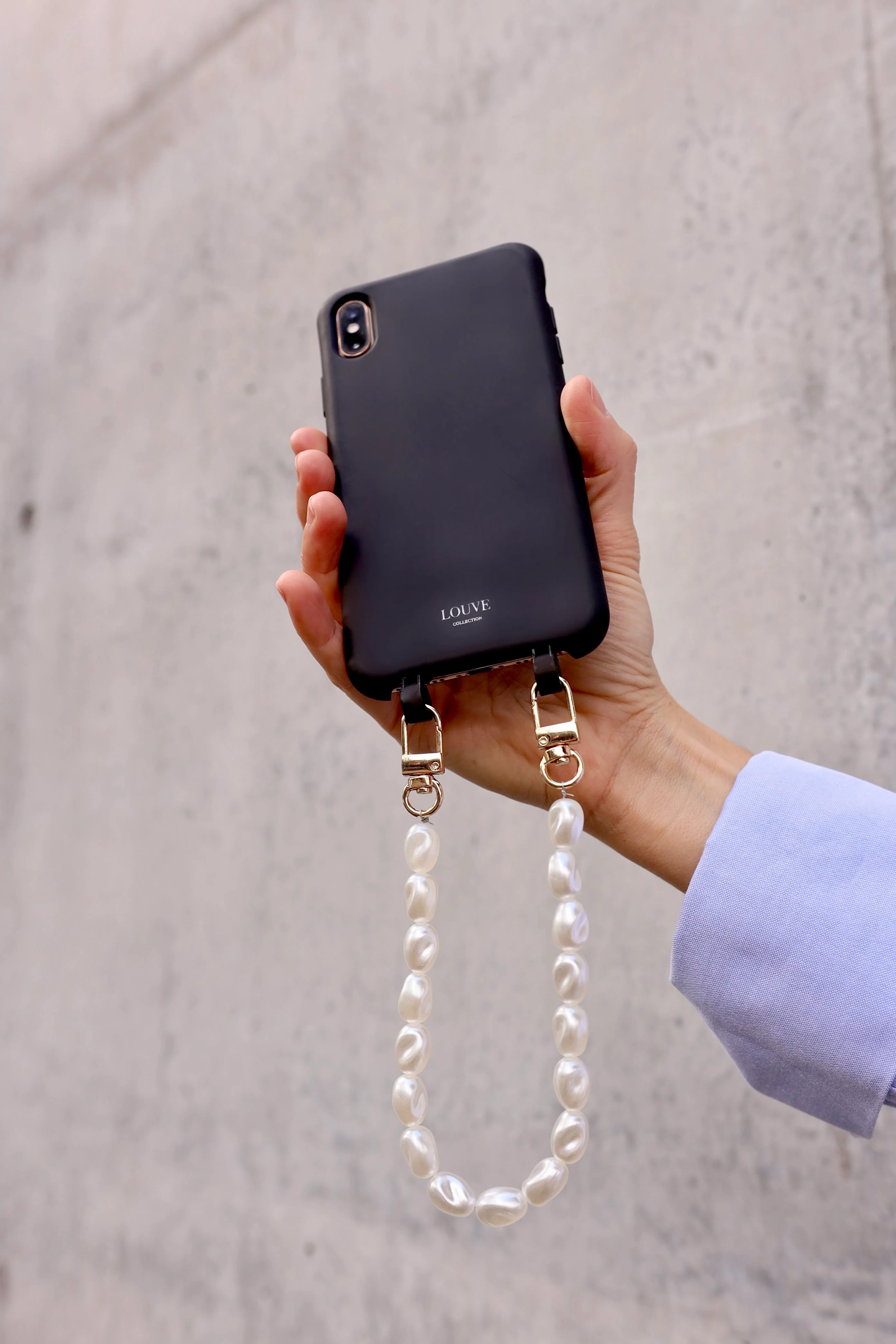 Black Phone Case + Pearl Wristlet  - Image 28