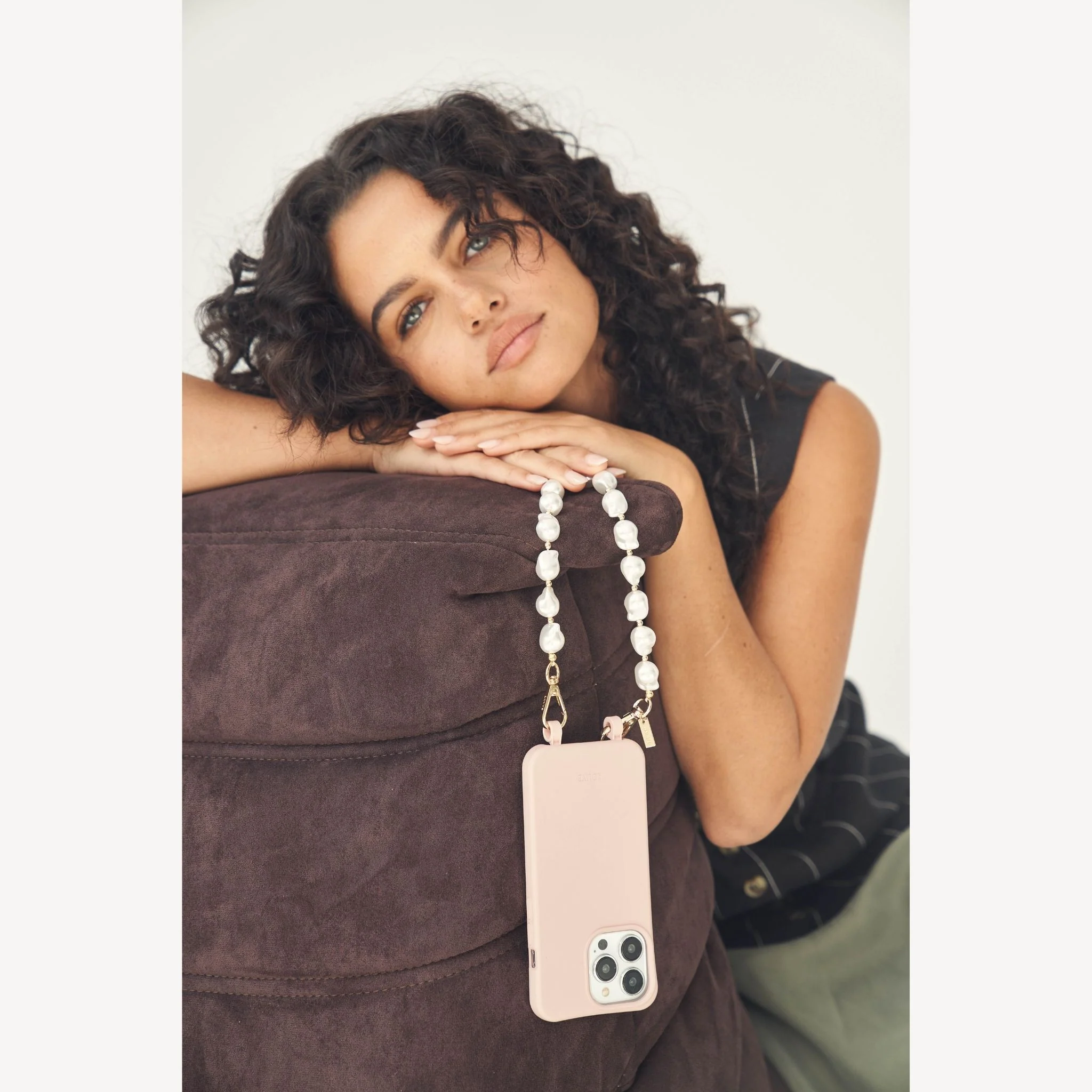 Dusty Pink Phone Case + Daisy Pearl Wristlet - Image 10