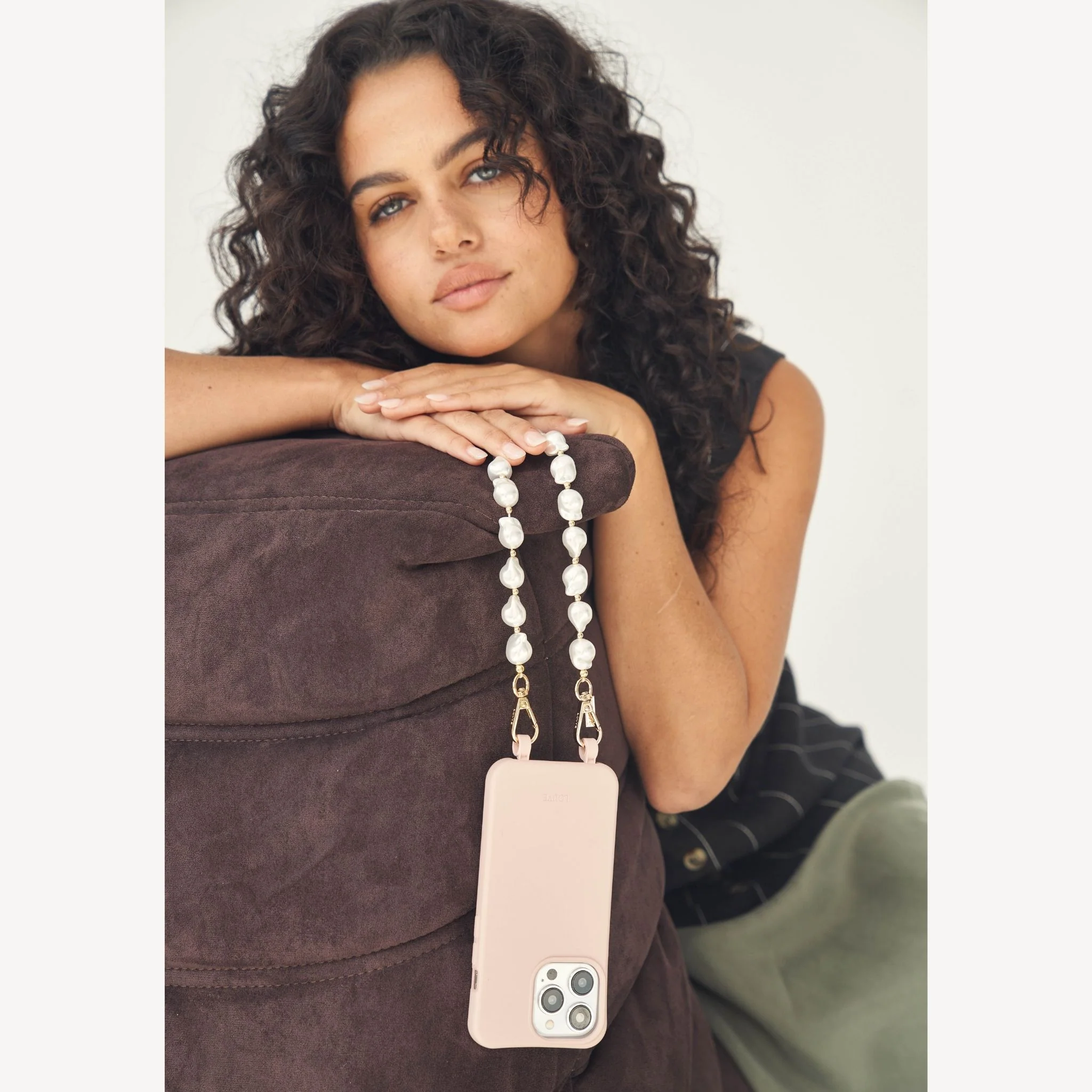 Dusty Pink Phone Case + Daisy Pearl Wristlet - Image 3