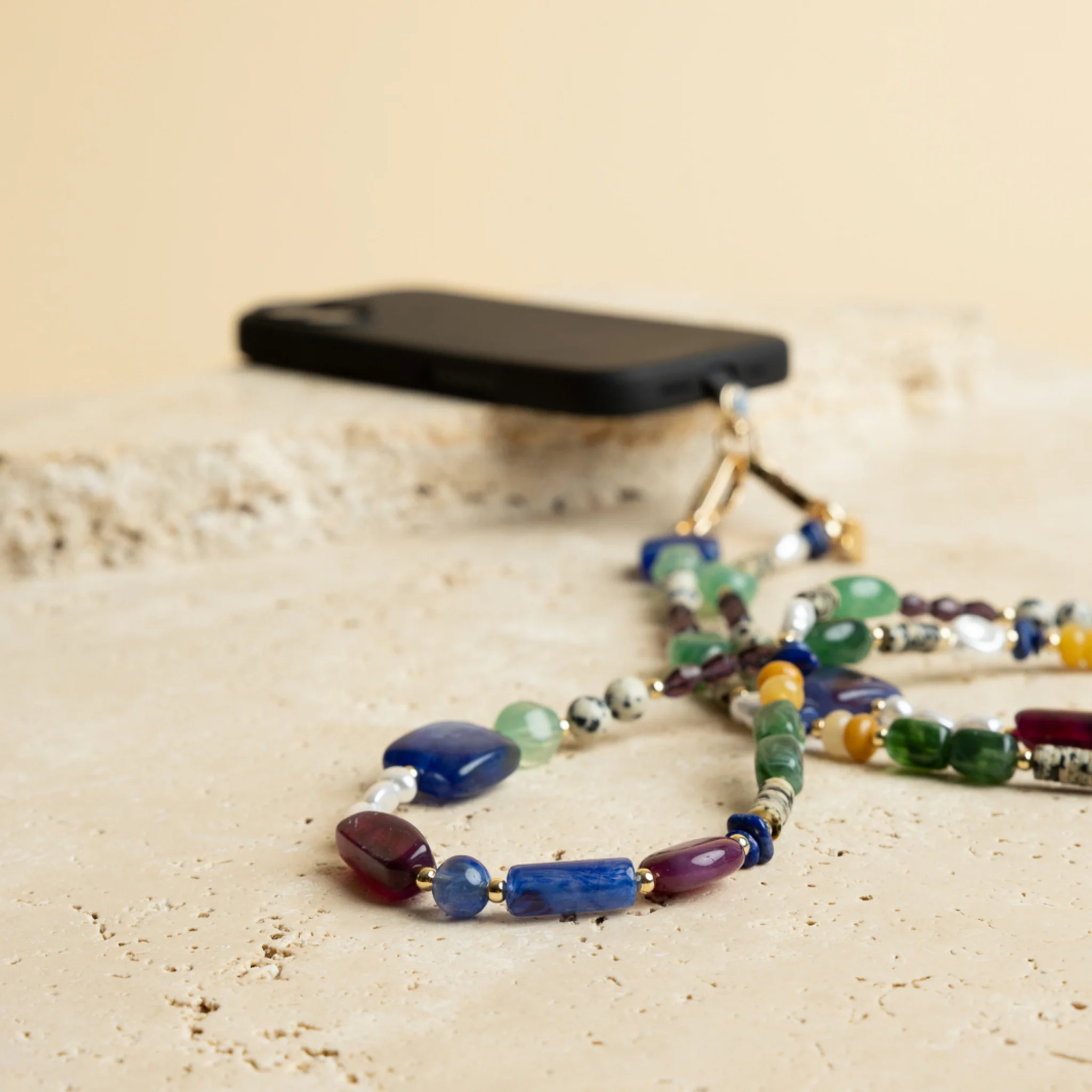 Silicone Black Case + Universal Patch + Isla Sol Chain - Image 10