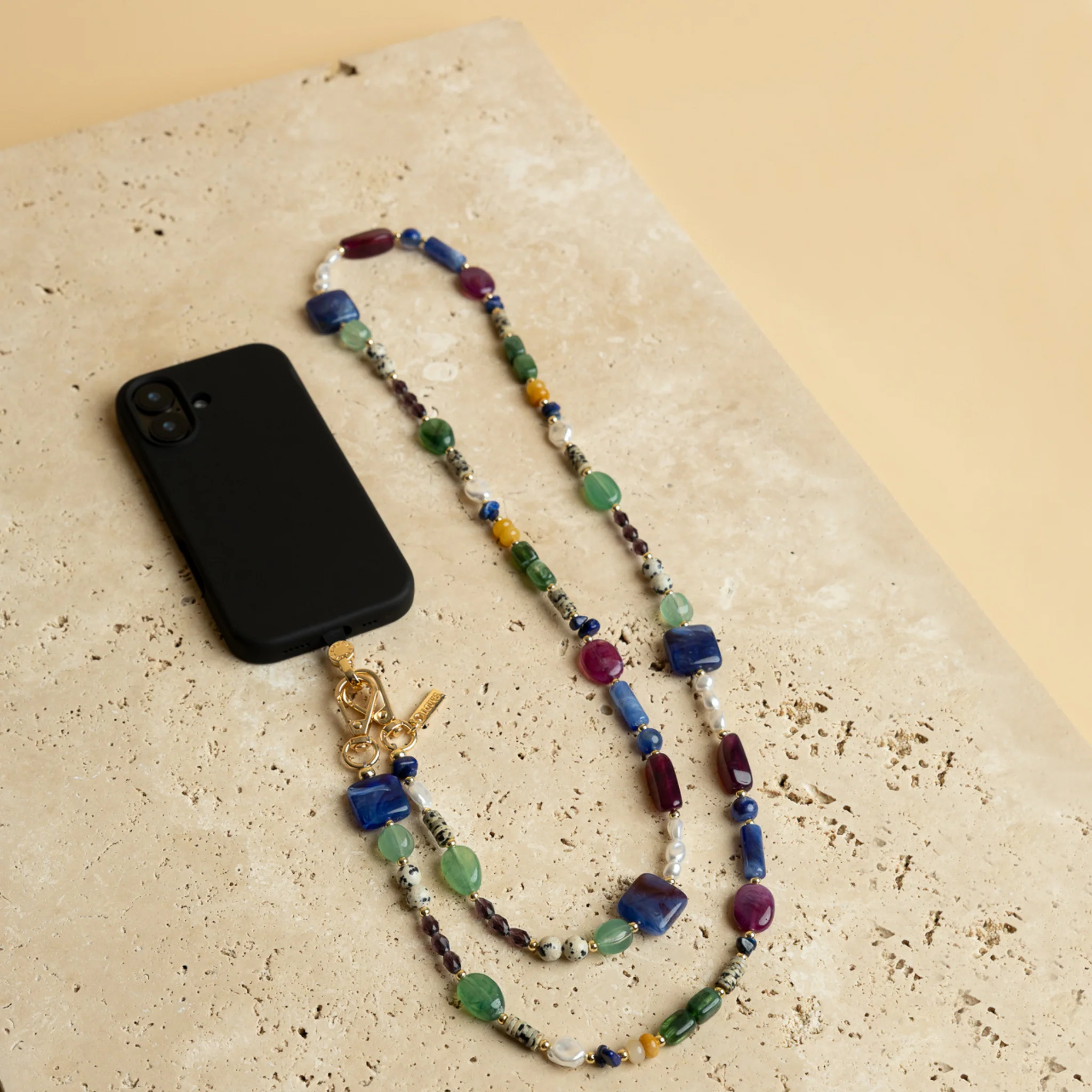 Silicone Black Case + Universal Patch + Isla Sol Chain - Image 2