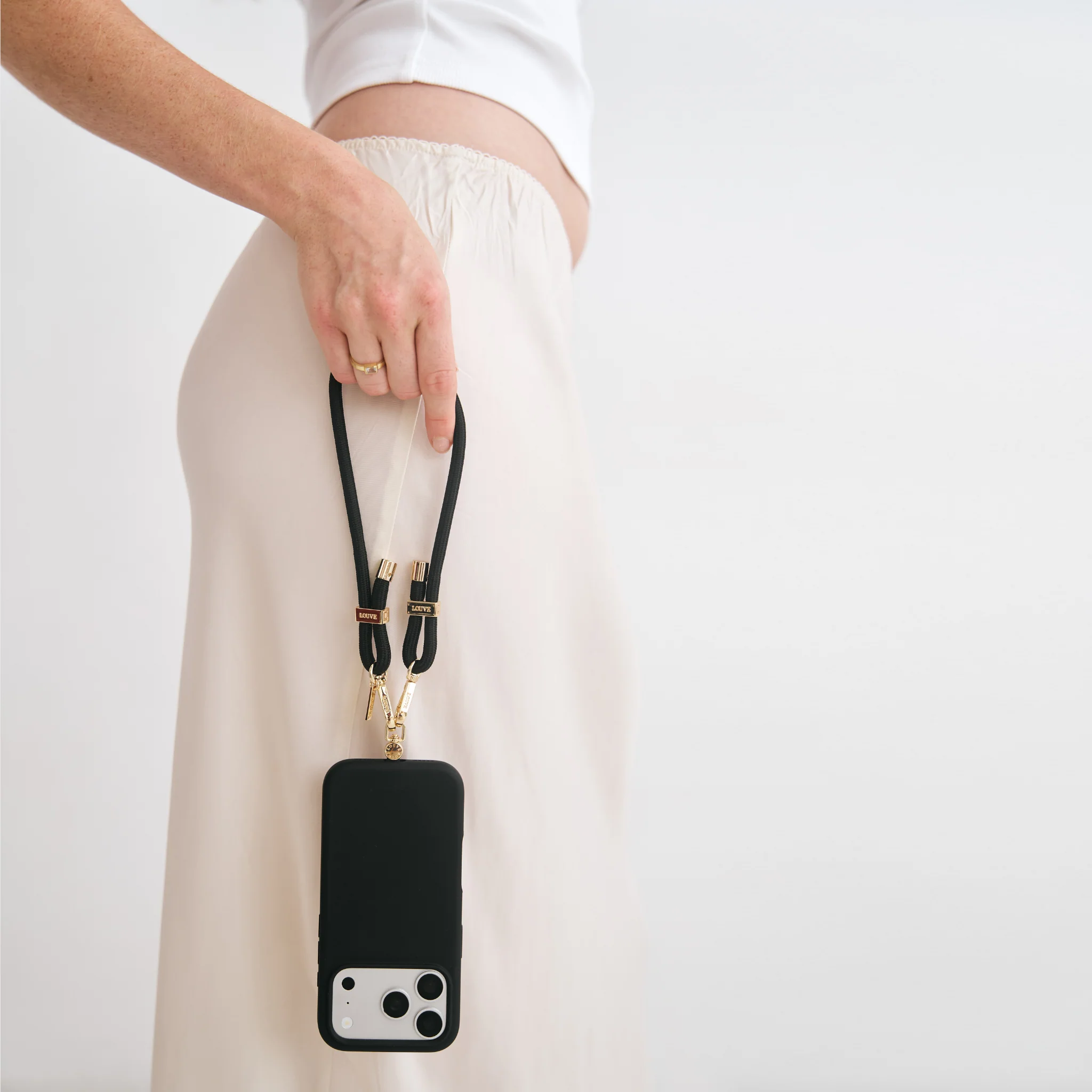 Silicone Black Case + Universal Patch + Mystique Black Wristlet - Image 6