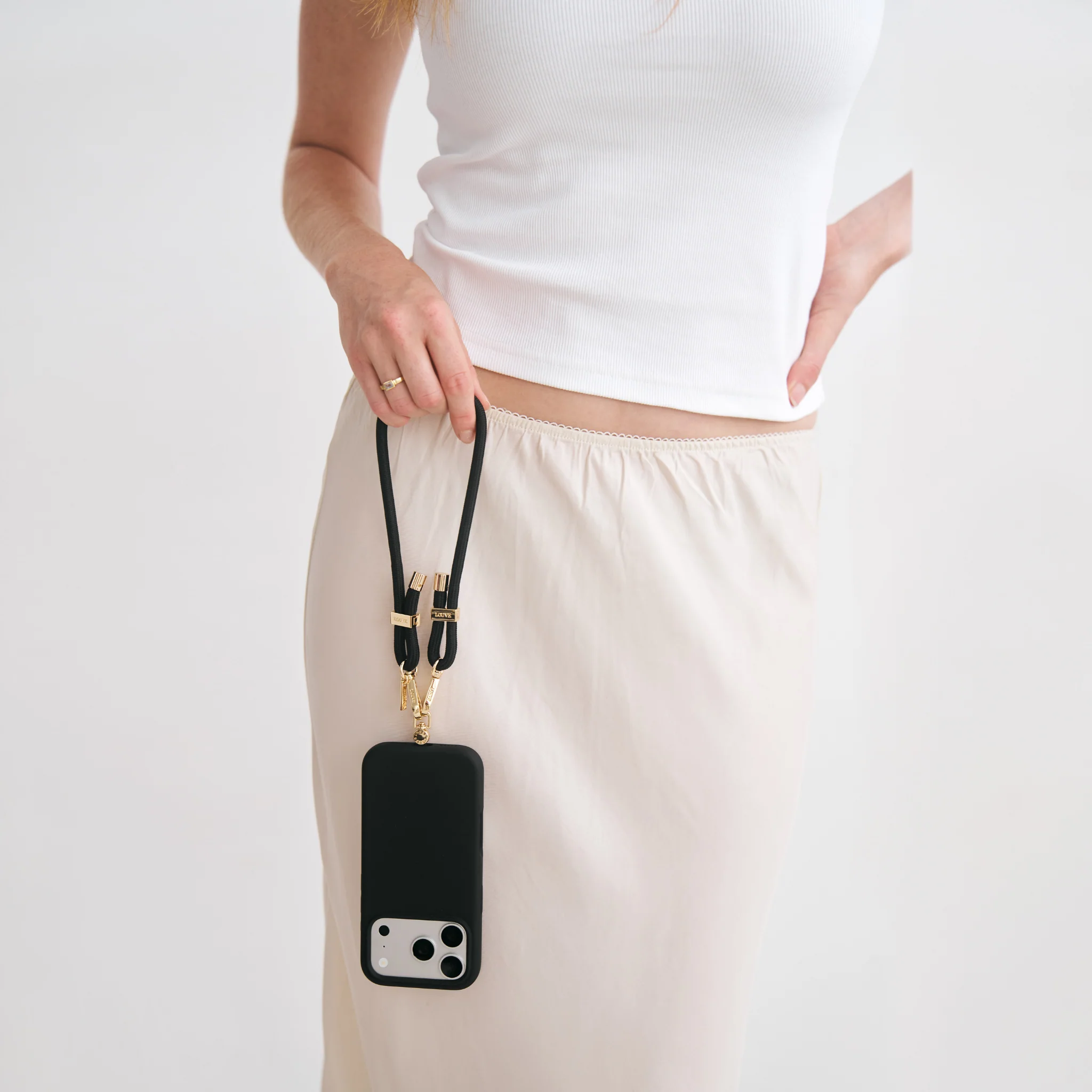 Silicone Black Case + Universal Patch + Mystique Black Wristlet - Image 9