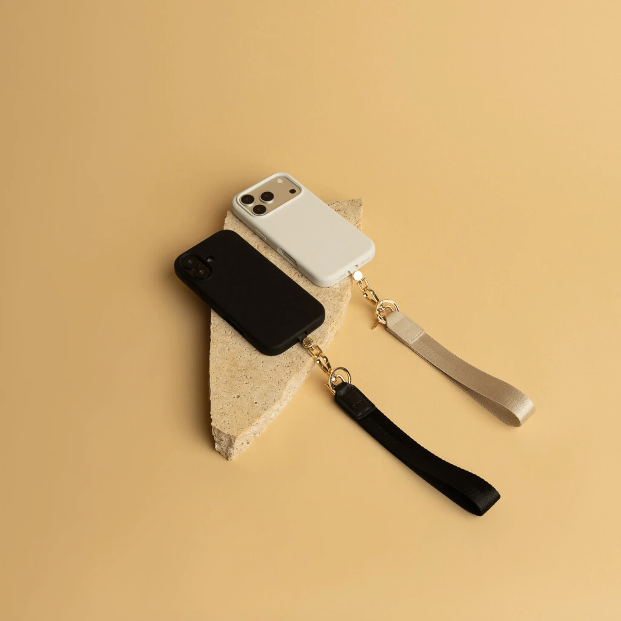 Silicone Black case + Universal Strap + Vera Black Keychain - Image 4