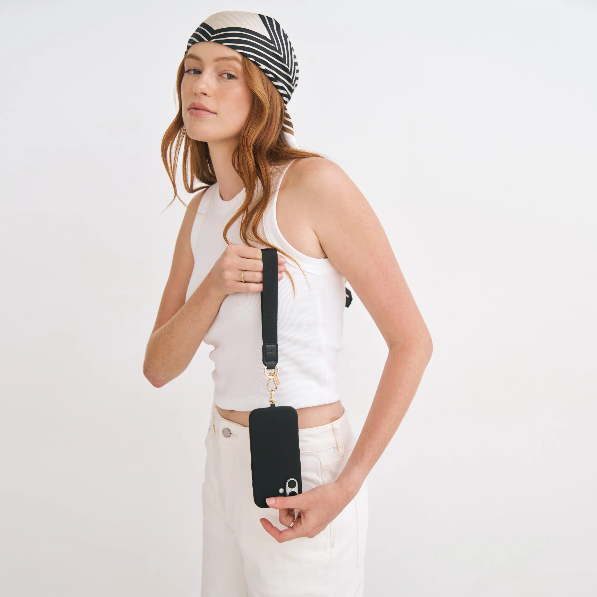 Silicone Black case + Universal Strap + Vera Black Keychain - Image 5